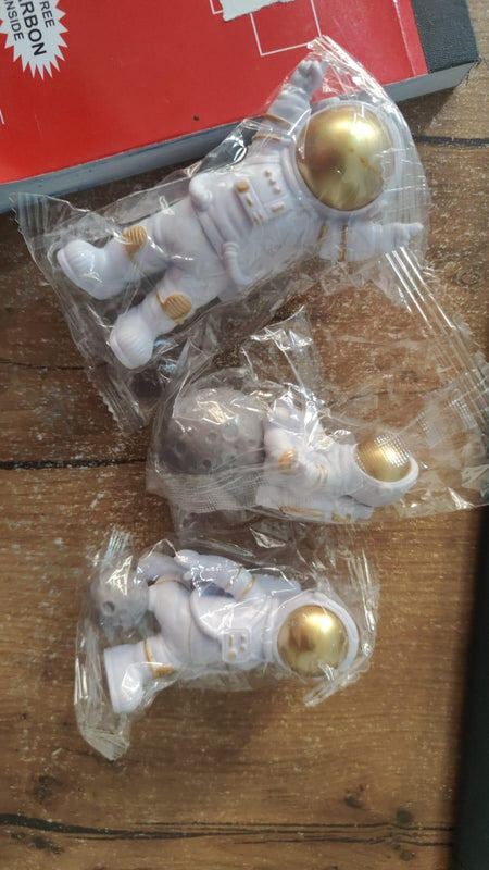 Golden Astronaut Spaceman Figurine Set – Futuristic Space Décor for Home & Office | Barato Cart