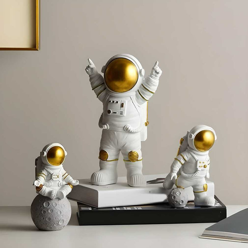 Golden Astronaut Spaceman Figurine Set – Futuristic Space Décor for Home & Office | Barato Cart
